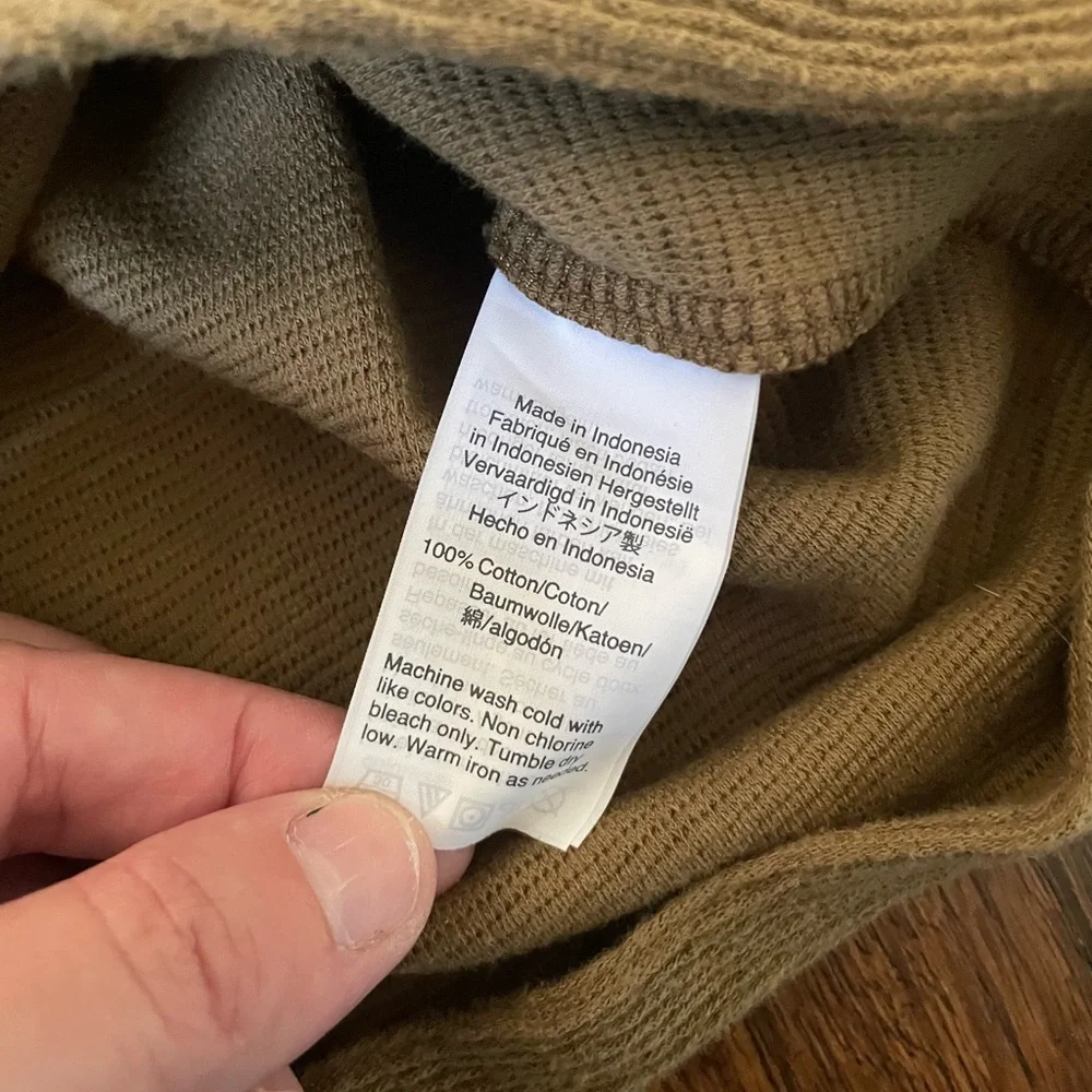 Madewell texture and thread v neck light green top
